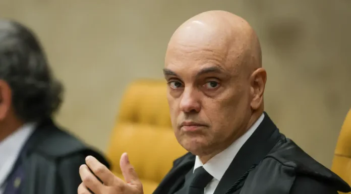 Moraes determina vigilância integral de Bolsonaro pela polícia penal
