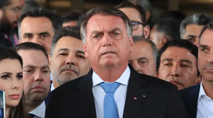 Trama golpista: STF inicia julgamento de Bolsonaro e mais sete aliados