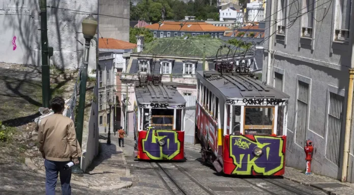 Acidente com bondinho em Lisboa deixa 15 mortos