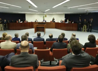 STF terá sessão extra para julgamento de Bolsonaro