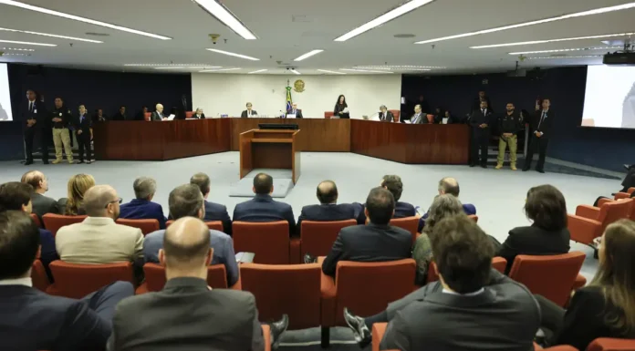 STF terá sessão extra para julgamento de Bolsonaro