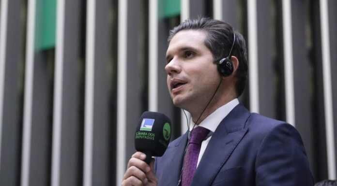 Motta destaca união da Câmara para aprovar projeto sobre proteção a crianças em ambientes digitais Motta destaca união da Câmara para aprovar projeto sobre proteção a crianças em ambientes digitais