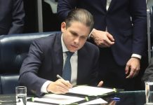 Motta determina adoção imediata da nova escala de trabalho na Câmara dos Deputados Motta determina adoção imediata da nova escala de trabalho na Câmara dos Deputados