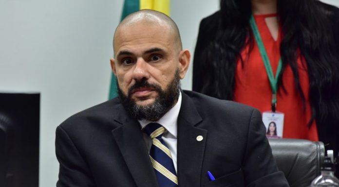 Motta oferece apoio da Polícia Legislativa para apurar atentado contra Sargento Portugal Motta oferece apoio da Polícia Legislativa para apurar atentado contra Sargento Portugal
