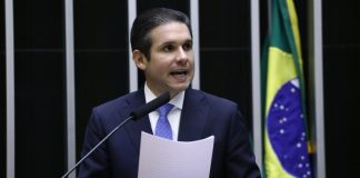 Motta quer acordo com STF para aumentar número de deputados federais sem elevar gastos Motta quer acordo com STF para aumentar número de deputados federais sem elevar gastos