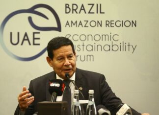 Brasil quer negociar equipamentos de defesa com Emirados Árabes