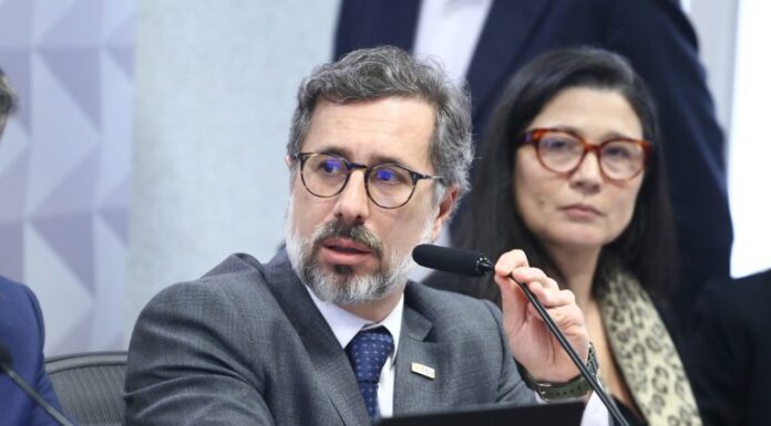 Na CPMI do INSS, ministro afirma que CGU agiu rápido para investigar denúncias levantadas em 2024 Na CPMI do INSS, ministro afirma que CGU agiu rápido para investigar denúncias levantadas em 2024