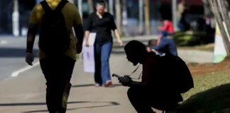Um em cinco jovens brasileiros de 15 a 29 anos não estuda nem trabalha