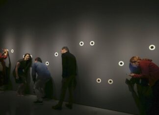 Mostra explora ligação entre língua portuguesa e canções brasileiras
