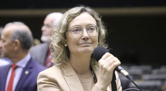 Nova lei permite aos conselhos tutelares requisitarem serviços na área de assistência social Nova lei permite aos conselhos tutelares requisitarem serviços na área de assistência social