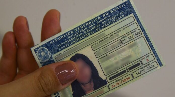 Nova lei prevê que multas vão custear habilitação para motoristas de baixa renda Nova lei prevê que multas vão custear habilitação para motoristas de baixa renda