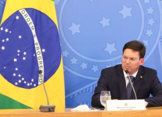 Governo detalha o novo Auxílio Brasil e a MP dos precatórios