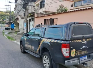 PF investiga troca de voto por vaga em fila do SUS em Queimados, no RJ