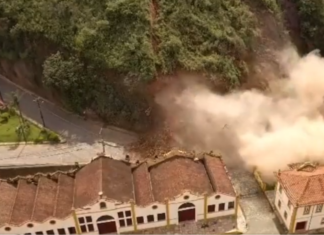 Parte de morro desliza sobre duas casas no centro de Ouro Preto