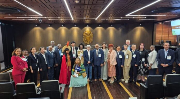 Parlamentares aprovam 25 diretrizes para enfrentar crise climática durante a COP30 Parlamentares aprovam 25 diretrizes para enfrentar crise climática durante a COP30