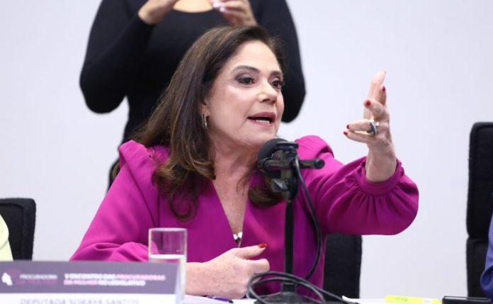 Participantes de debate apontam formas de violência contra a mulher e destacam importância de procuradorias