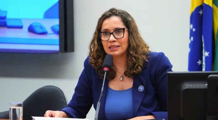 Participantes de debate listam avanços e desafios para a representação feminina na política brasileira Participantes de debate listam avanços e desafios para a representação feminina na política brasileira