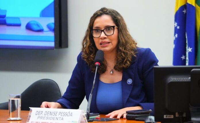 Participantes de debate listam avanços e desafios para a representação feminina na política brasileira Participantes de debate listam avanços e desafios para a representação feminina na política brasileira