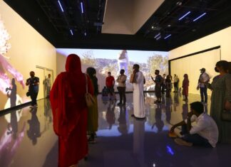 Expo: brasileiros se sentem em casa em pavilhões de língua portuguesa