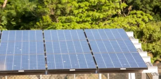 Grandes usinas solares igualam capacidade da hidrelétrica de Itaipu