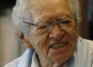 Morre em Manaus o poeta Thiago de Mello