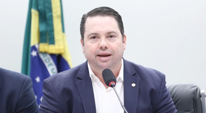 Produtores rurais gaúchos apelam a deputados para resolver crise de endividamento após secas e enchentes Produtores rurais gaúchos apelam a deputados para resolver crise de endividamento após secas e enchentes
