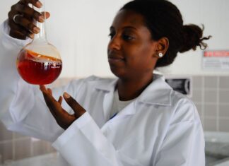 Programa Futuras Cientistas abre inscrições nesta segunda-feira