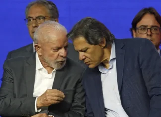 Lula anuncia linha de crédito para quem perdeu bens com apagão em SP