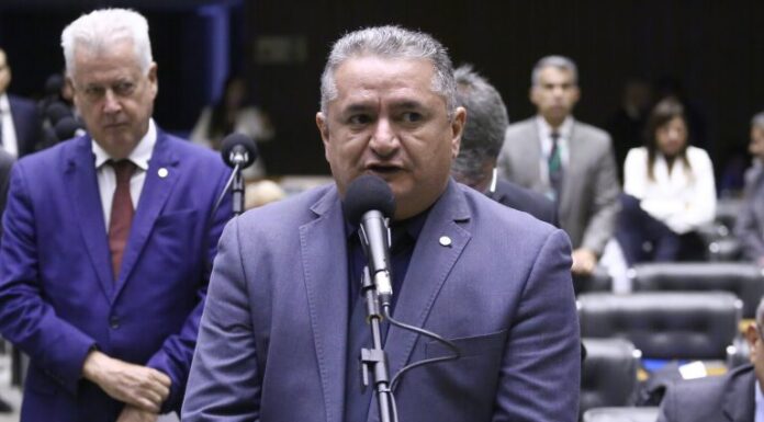 Projeto aumenta pena de importunação sexual na frente de criança Projeto aumenta pena de importunação sexual na frente de criança