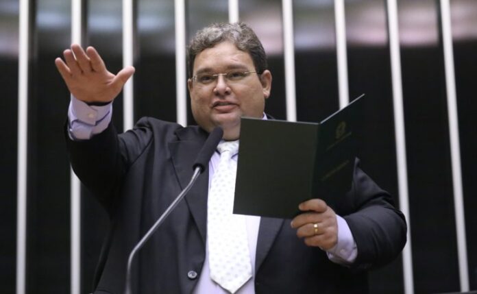 Projeto autoriza SUS a usar hospitais privados para zerar filas de cirurgia bariátrica