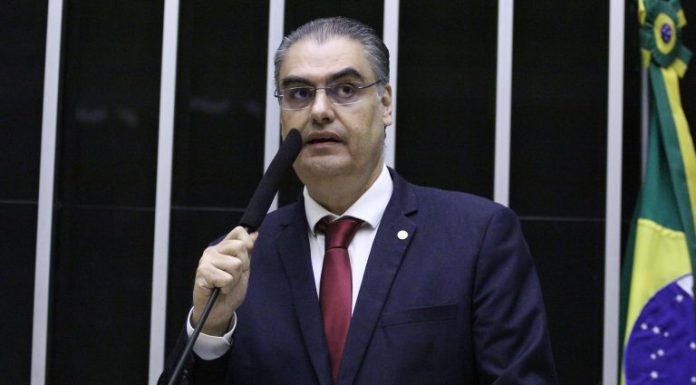 Projeto concede mais tempo para gestante tirar carteira de motorista Projeto concede mais tempo para gestante tirar carteira de motorista