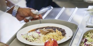 Projeto cria auxílio-alimentação para pessoas idosas em situação de vulnerabilidade Projeto cria auxílio-alimentação para pessoas idosas em situação de vulnerabilidade