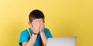 Projeto cria lei para proteger crianças e adolescentes de conteúdos inadequados Projeto cria lei para proteger crianças e adolescentes de conteúdos inadequados
