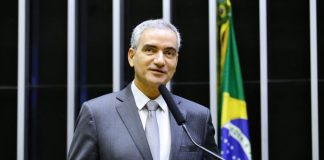 Projeto cria política nacional para combater a solidão entre idosos Projeto cria política nacional para combater a solidão entre idosos