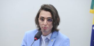 Projeto cria programa para alfabetização digital de comunidades na Amazônia Projeto cria programa para alfabetização digital de comunidades na Amazônia