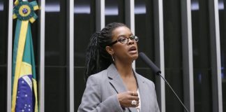 Projeto cria protocolo contra discriminação racial nas escolas Projeto cria protocolo contra discriminação racial nas escolas