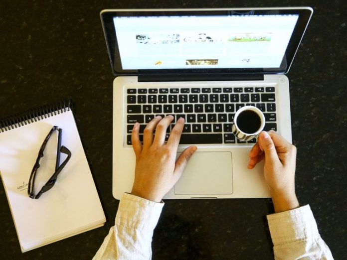 Projeto cria regras para anúncios de emprego em plataformas digitais e para combater tráfico de pessoas