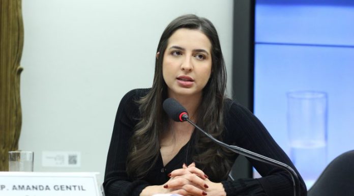 Projeto cria sistema para monitorar medidas protetivas e suspender porte de arma de agressor Projeto cria sistema para monitorar medidas protetivas e suspender porte de arma de agressor