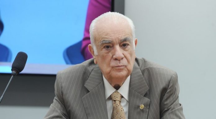 Projeto define crime específico para violência contra pessoas idosas Projeto define crime específico para violência contra pessoas idosas