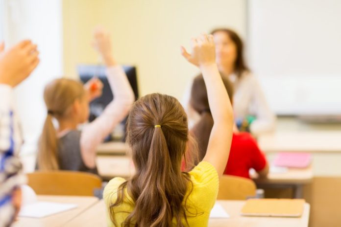 Projeto define critérios para isentar de Imposto de Renda gratificações de professores