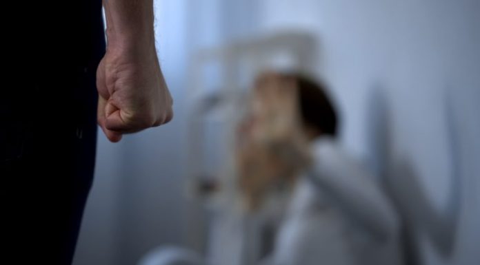 Projeto estabelece regras para cobertura jornalística de violência contra a mulher Projeto estabelece regras para cobertura jornalística de violência contra a mulher