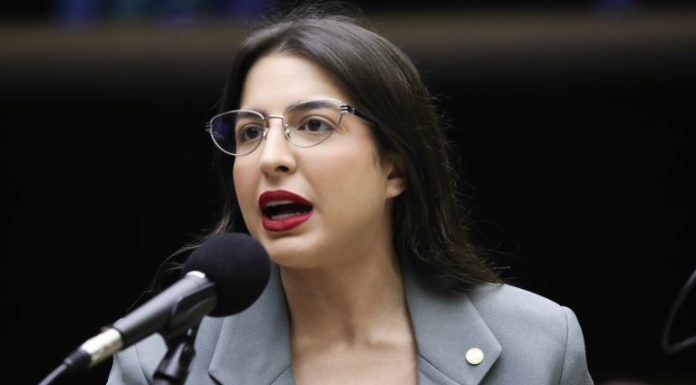 Projeto garante melhoria em segurança de moradia ocupada por vítima de violência doméstica Projeto garante melhoria em segurança de moradia ocupada por vítima de violência doméstica