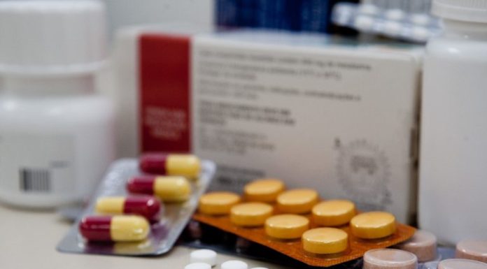 Projeto institui programa de combate ao desperdício de medicamentos no SUS Projeto institui programa de combate ao desperdício de medicamentos no SUS