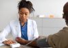 Projeto obriga hospitais a fornecer assistência médica a profissionais de enfermagem Projeto obriga hospitais a fornecer assistência médica a profissionais de enfermagem