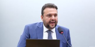 Projeto obriga seguradora a justificar exclusão de motorista de carga em perfil de risco Projeto obriga seguradora a justificar exclusão de motorista de carga em perfil de risco