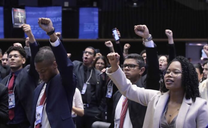 Projeto Politeia, experiência prática de universitários como deputados, termina nesta sexta-feira