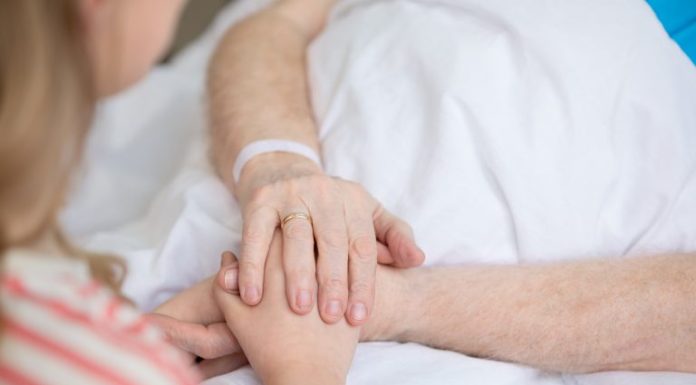Projeto prevê a permanência de pessoa idosa em plano de saúde após a morte do titular Projeto prevê a permanência de pessoa idosa em plano de saúde após a morte do titular