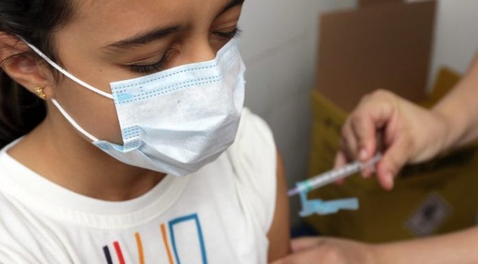 Projeto prevê exibição obrigatória nos cinemas de campanhas sobre vacina contra o HPV Projeto prevê exibição obrigatória nos cinemas de campanhas sobre vacina contra o HPV