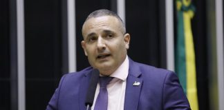 Projeto prevê laudo fotográfico para atestar infração relacionada a desgaste de pneus Projeto prevê laudo fotográfico para atestar infração relacionada a desgaste de pneus