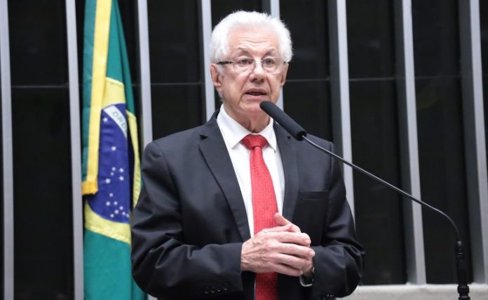 Projeto prevê lista tríplice para diretores de agências reguladoras e novas regras para perda de mandato Projeto prevê lista tríplice para diretores de agências reguladoras e novas regras para perda de mandato